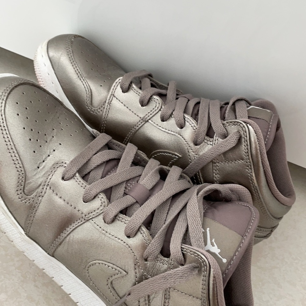 Air Jordan Mid✨
